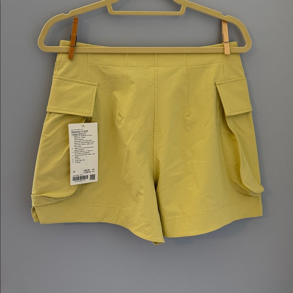 lululemon Women’s Relaxed Fit Super High Rise Yellow Cargo Short 4” size 10 NWT - Picture 9 of 9